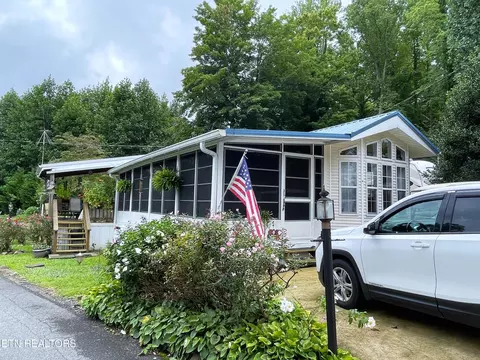 5355 East Pkwy #15, Cosby, TN 37722
