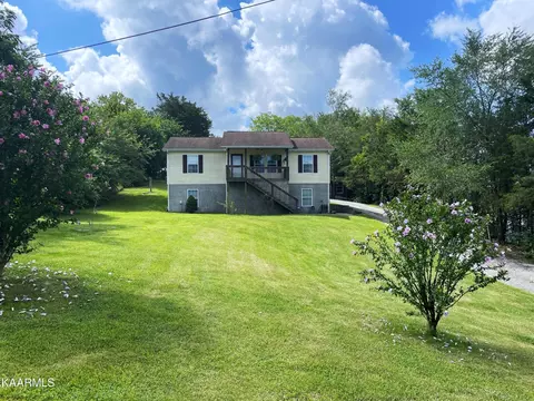 105 Fairlawn Dr, Newport, TN 37821