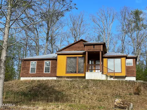 816 Barker Br, Del Rio, TN 37727