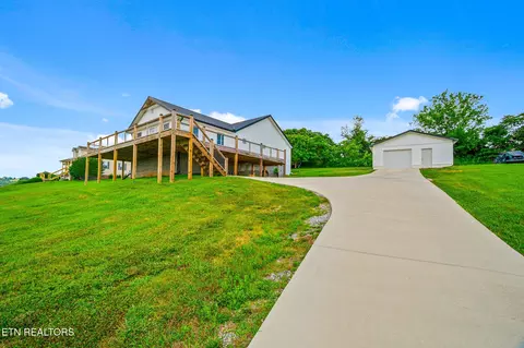 608 Sam Heim Rd, Rutledge, TN 37861 photo 2