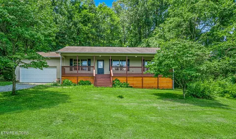 4819 Hillard Ln, Strawberry Plains, TN 37871