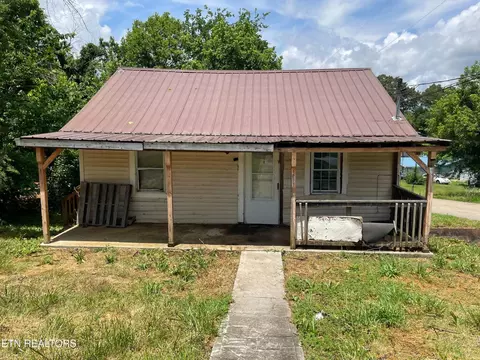 1001 E Dr, Knoxville, TN 37920