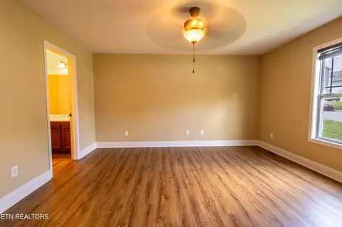 3524 Boulder Point Ln, Powell, TN 37849 photo 5