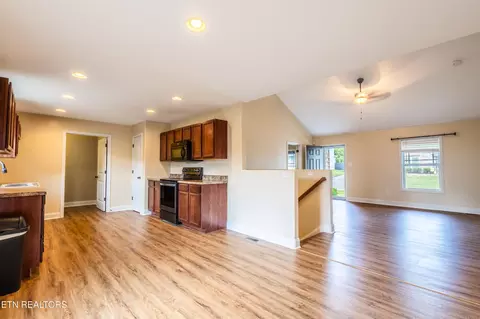 3524 Boulder Point Ln, Powell, TN 37849 photo 8