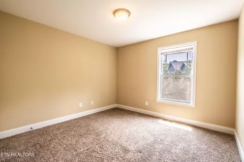 3524 Boulder Point Ln, Powell, TN 37849 photo 6