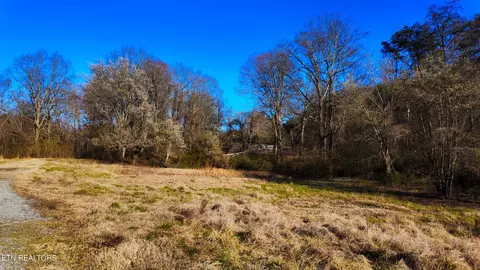 612 Peach Orchard Rd, Andersonville, TN 37705