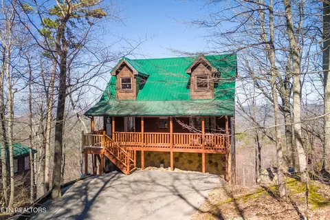 1933 Orchard Dr, Sevierville, TN 37876