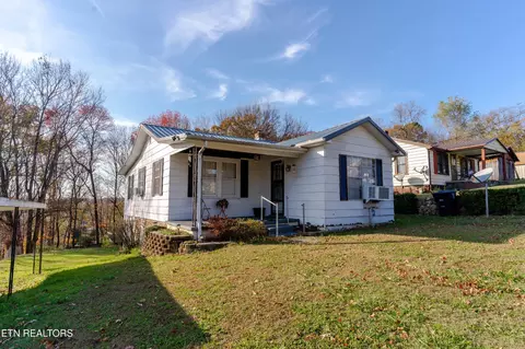 1608 Adams St, Athens, TN 37303