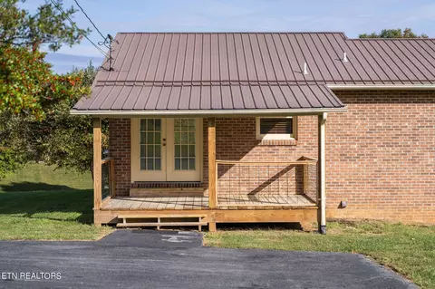 101 Margo Dr, Johnson City, TN 37601