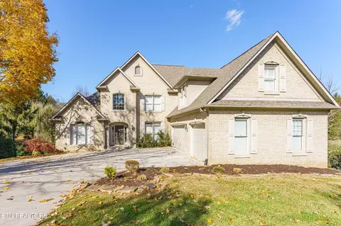1905 Hidden Meadow Dr, Knoxville, TN 37922