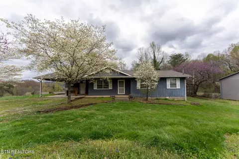 142 Firewood Ln, Maryville, TN 37803