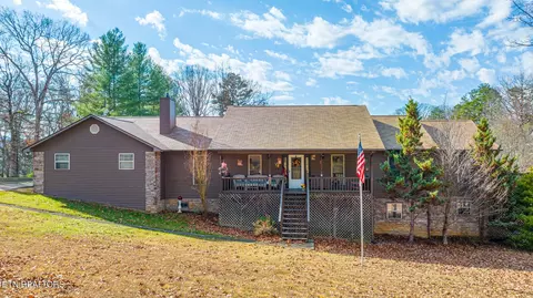 416 Robin Hood Dr, Sevierville, TN 37876