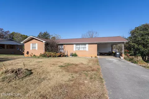 2733 Monte Vista Dr, Maryville, TN 37803