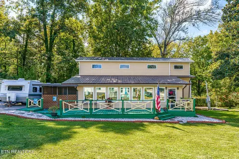 555 Flamingo Cir, Townsend, TN 37882