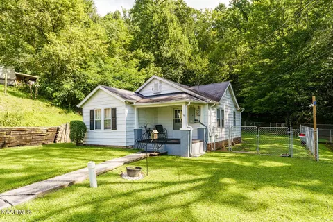412 N 8th St, La Follette, TN 37766