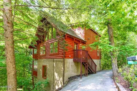 219 Edens Way, Sevierville, TN 37876
