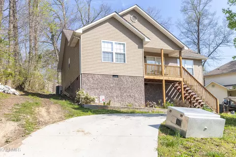 115 E Woodland Ct, La Follette, TN 37766
