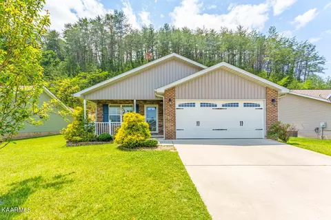 2914 Granite Ave, Pigeon Forge, TN 37863