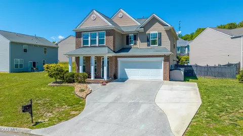 3225 Rolling Hills Ln, Knoxville, TN 37931