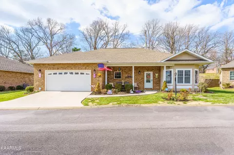 2118 Zion Dr, Sevierville, TN 37862