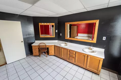 324 S Main Ave, Erwin, TN 37650 photo 9