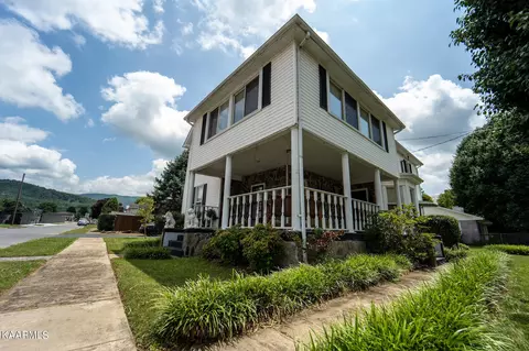 324 S Main Ave, Erwin, TN 37650 photo 2