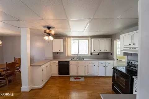 324 S Main Ave, Erwin, TN 37650 photo 7