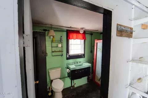 324 S Main Ave, Erwin, TN 37650 photo 33