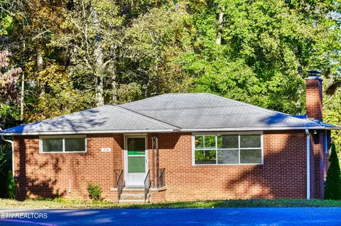 324 Mayflower Dr, Knoxville, TN 37920