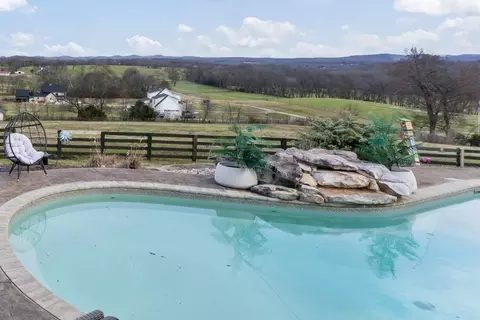Exterior - 1180 Allisona Rd, Eagleville, TN 37060 photo 6 of 14