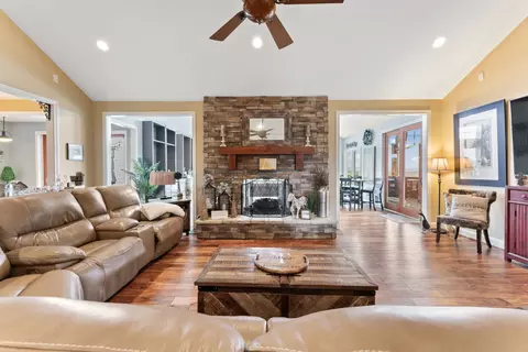 Living - 1180 Allisona Rd, Eagleville, TN 37060 photo 1 of 2
