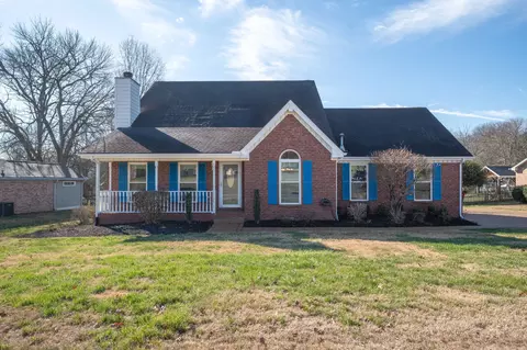 1009 Victoria Ln W, Hendersonville, TN 37075