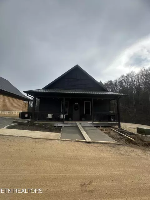 564 Warbonnet Way, Pigeon Forge, TN 37863