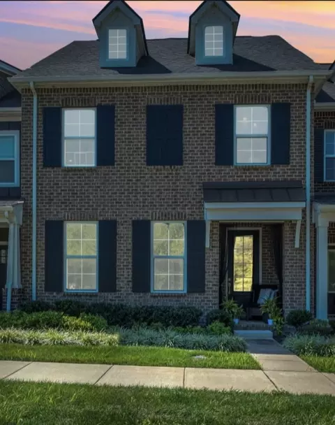 1727 Old Drakes Creek Rd, Hendersonville, TN 37075