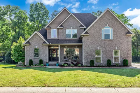 1002 Loblolly Dr, Murfreesboro, TN 37128