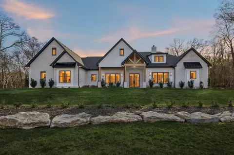 542 Cumberland Hills Dr, Hendersonville, TN 37075