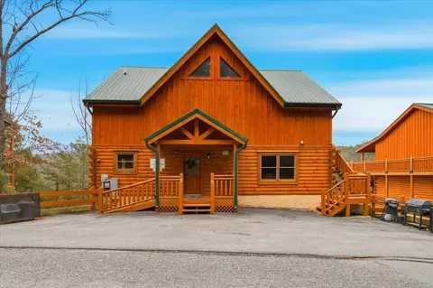 4339 Forest Ridge Way, Pigeon Forge, TN 37863