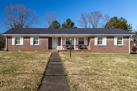 813 Brookhaven Cir, Shelbyville, TN 37160