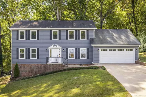 2004 Revolutionary Ln, Hixson, TN 37343