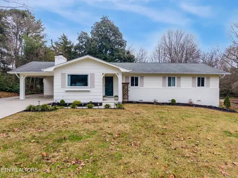 8700 Fox Lonas Rd, Knoxville, TN 37923