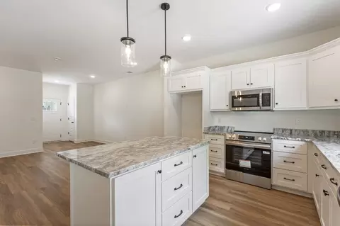410 Hatcher Ln, Columbia, TN 38401