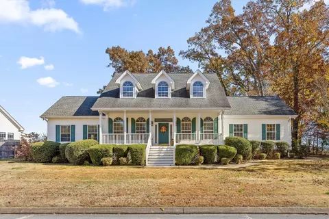 2940 Chimney Lake Cir, Soddy Daisy, TN 37379