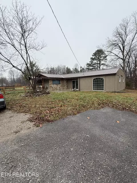 321 Wheeler Ln, Jamestown, TN 38556