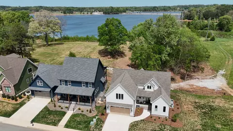 279 Hammock Dr, Winchester, TN 37398