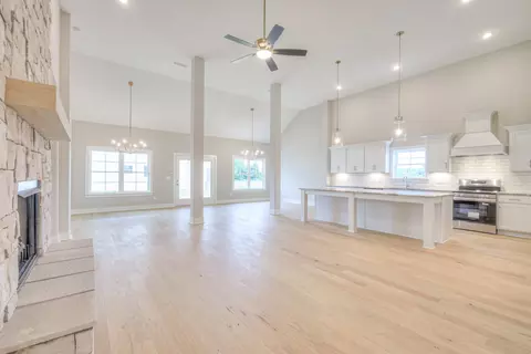 Living - 5560 Sinclair Ct, Murfreesboro, TN 37127 photo 4 of 9
