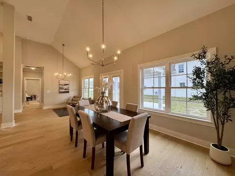 Dining - 5560 Sinclair Ct, Murfreesboro, TN 37127 photo 3 of 4
