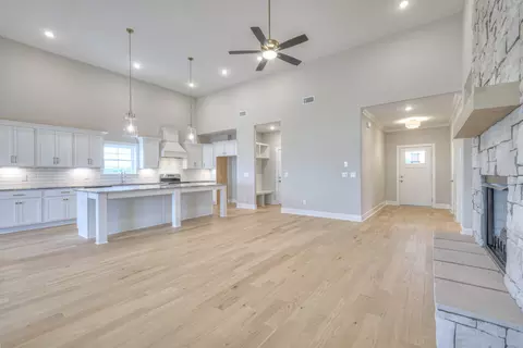 Living - 5560 Sinclair Ct, Murfreesboro, TN 37127 photo 7 of 9
