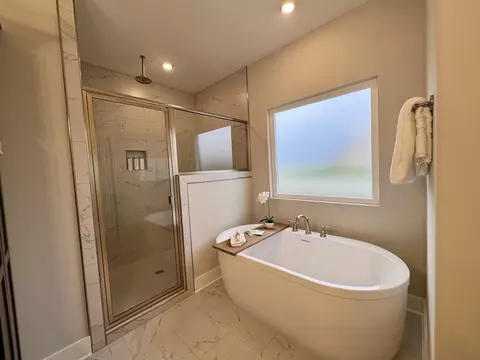 Bath - 5560 Sinclair Ct, Murfreesboro, TN 37127 photo 1 of 12