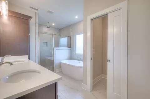 Bath - 5560 Sinclair Ct, Murfreesboro, TN 37127 photo 7 of 12