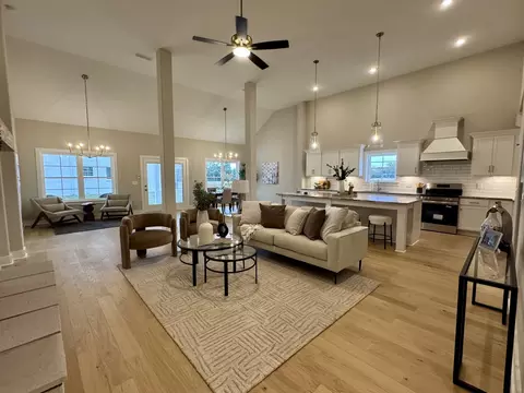Living - 5560 Sinclair Ct, Murfreesboro, TN 37127 photo 1 of 9